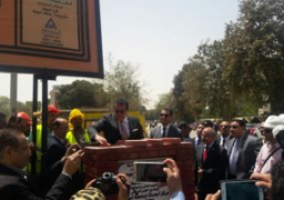 وزير التعليم العالى يضع حجر أساس أكبر مركز بحثى فى الجامعات بأسيوط