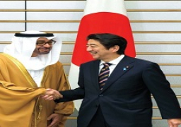 ولي عهد أبوظبي يبحث مع رئيس وزراء اليابان القضايا الإقليمية والدولية