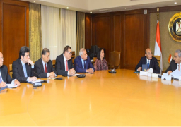 وزير التجارة والصناعة : استراتيجية قومية للارتقاء بالمنتجات النسيجية..