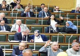 البرلمان يوافق نهائيا على مشروع قانون “نظام السفر بالسكة الحديد”