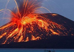 انفجار بركان بولاية هاواي الأمريكية يدمر 26 منزلا