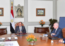 السيسي يستعرض مع وزير الإسكان الموقف التنفيذي للأعمال الإنشائية الجارية في العاصمة الإدارية الجديدة