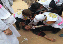 إصابة 10 فلسطينيين بالرصاص والاختناق على حدود غزة