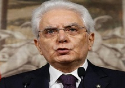الرئيس الإيطالي يكلف رجل الاقتصاد كارلو كوتاريلي بتشكيل الحكومة