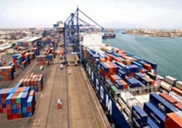 تداول 29 سفينة حاويات وبضائع بموانئ بورسعيد