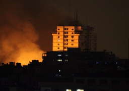 الطيران الإسرائيلي يغير على ميناء غزة ويدمر أهدافاً شمال القطاع