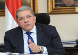 المالية: تراجع العجز لـ10.9% وزيادة دعم السلع التموينية لـ47.5 مليار جنيه