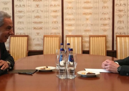 وزير التجارة يبحث مع نظيره الروسي تعزيز التعاون الاقتصادي