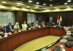 وزير النقل يبحث مع وفد البنك الدولي التعاون في مجالات السكك الحديدية