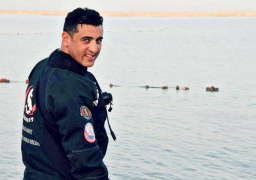 ولاء حافظ بطل جينيس يتحدى الشلل الرباعي ويستعد للغطس من جديد