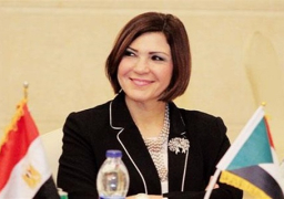 آداب عين شمس تحصد ثلاث جوائز تقديرية للجامعة عن 2017