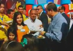 الرئيس السيسي يكرم عددا من أبناء أسر شهداء الوطن