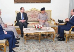 السيسي يوجه الشكر لـ”صدقى صبحى” على جهوده خلال فترة عمله وزيرًا للدفاع