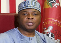 الشرطة النيجيرية تستدعي رئيس مجلس الشيوخ لاستجوابه بشأن جرائم سطو مسلح