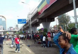 قتيل و132 جريحاً فى انفجار استهدف مسيرة لمؤيدى رئيس وزراء اثيوبيا .. أبى أحمد يتعهد بملاحقة مرتكبيه