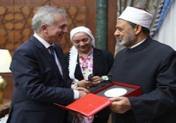 خلال لقائه الإمام الأكبر.. عمدة فرانكفورت: خطاب الأزهر المعتدل هو الحل الوحيد لمشكلات المسلمين في الغرب