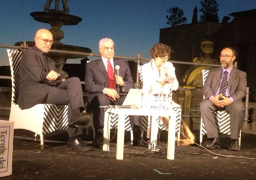 زاهي حواس من إيطاليا: مصر آمنة وإعلان اكتشاف أثري ضخم نهاية العام