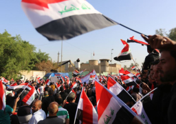 عراقيون يتظاهرون أمام مبنى السفارة التركية ببغداد احتجاجا على أزمة مياه سد أليسو