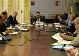 “البرلمان” يناقش مشروع قانون مقدم من الحكومة بمنح علاوتين خاصة واستثنائية للموظفين بالدولة