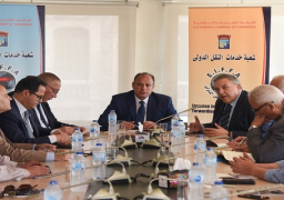 محافظ الإسكندرية يناقش الحد من تأثير ارتفاع أسعار المحروقات على النقل