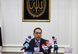 رئيس الوزراء يتابع مع محافظ البنك المركزى الملفات المتعلقة بالسياسات النقدية