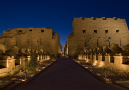 تزامنا مع الانقلاب الصيفى ..الشمس تغرب غدا من البوابة الغربية لمعبد الكرنك