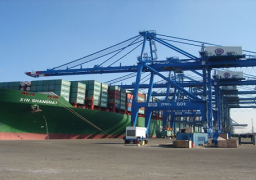 ميناء دمياط يستقبل 10 سفن حاويات وبضائع عامة