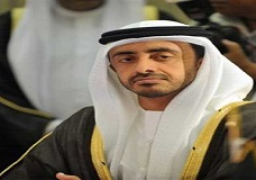 وزير الخارجية الإماراتي يبحث مع بابا الفاتيكان العلاقات الثنائية