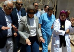 صور.. وزيرة الصحة تتفقد مستشفى بورسعيد العام