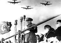 مصر تحتفل اليوم بالذكري السادسة والستون لثورة 23 يوليو التى قام بها الضباط الأحرار ضد الحكم الملكي .