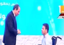 الرئيس السيسي يكرم عددا من النماذج المشرفة لذوي الإعاقة