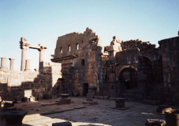 إكتشاف أطلال كنيسة أثناء عملية حفر روتينية بشمال إيطاليا