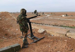 آلاف السوريين يغادرون إدلب عبر ممر روسي.. بعد إعلان الأسد قرب تحريرها