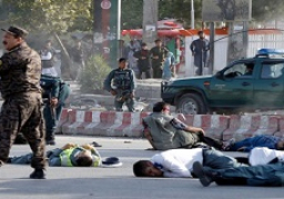الرئيس الأفغاني ونائبه الأول يستنكران الهجوم الانتحاري بمحيط مطار كابول