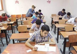 طلاب الثانوى يؤدون اليوم امتحان الإنجليزى والفلسفة والرياضيات وعلم النفس