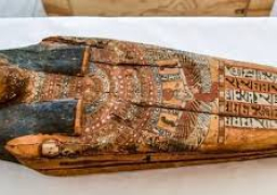 وزارة الآثارتعلن اكتشاف تابوت ضخم بمقبرة أثرية ترجع للعصر البطلمي بسيدي جابر بالإسكندرية