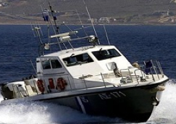 خفر السواحل اليوناني يوقف 56 مهاجرا قبالة ميناء استاكوس