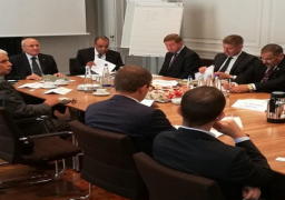 العصار يلتقى قيادات مجتمع الأعمال وممثلي الشركات ورئيس اتحاد الصناعات بولاية بافاريا الألمانية