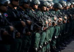 كمبوديا تنشر قوات مسلحة في استعراض للقوة قبل الانتخابات