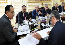 اللجنة الوزارية الاقتصادية برئاسة مدبولي تستكمل مناقشة المقترحات الخاصة بخفض الدين العام