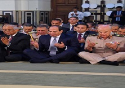 الرئيس السيسي يؤدي صلاة عيد الأضحي المبارك في مسجد محمد كريم بالإسكندرية