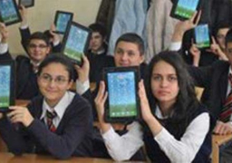 3 مليارات جنيه لدعم مشروع تابلت لكل طالب