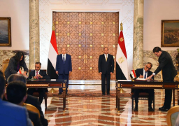السيسي وهادي يشهدان توقيع مذكرة تفاهم بين البنكين المركزيين المصري واليمني