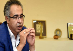 إسماعيل مختار يفتتح “أبو كبسولة” بالإسكندرية