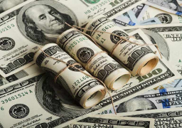 الدولار يقلص مكاسبه مع انحسار التفاؤل إزاء التجارة