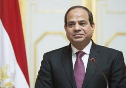 الرئيس السيسي يجتمع مع المحافظين الجدد بعد ادائهم اليمين الدستورية