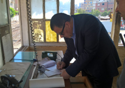 بالصور.. رئيس السكة الحديد يحول بعض المسئولين بوسط الدلتا للتحقيق