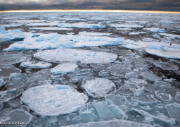 لأول مرة بالتاريخ.. أكبر”بؤرة جليدية” تتشقق