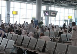 حجاج بيت الله الحرام يواصلون توافدهم إلى مطار القاهرة في طريقهم للأراضي المقدسة