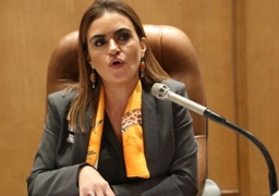 سحر نصر تسلم أوراق تأسيس أول شركة بنظام الشخص الواحد